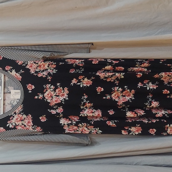Cielo Dresses & Skirts - Cielo Blu Midi Dress women's Size Medium